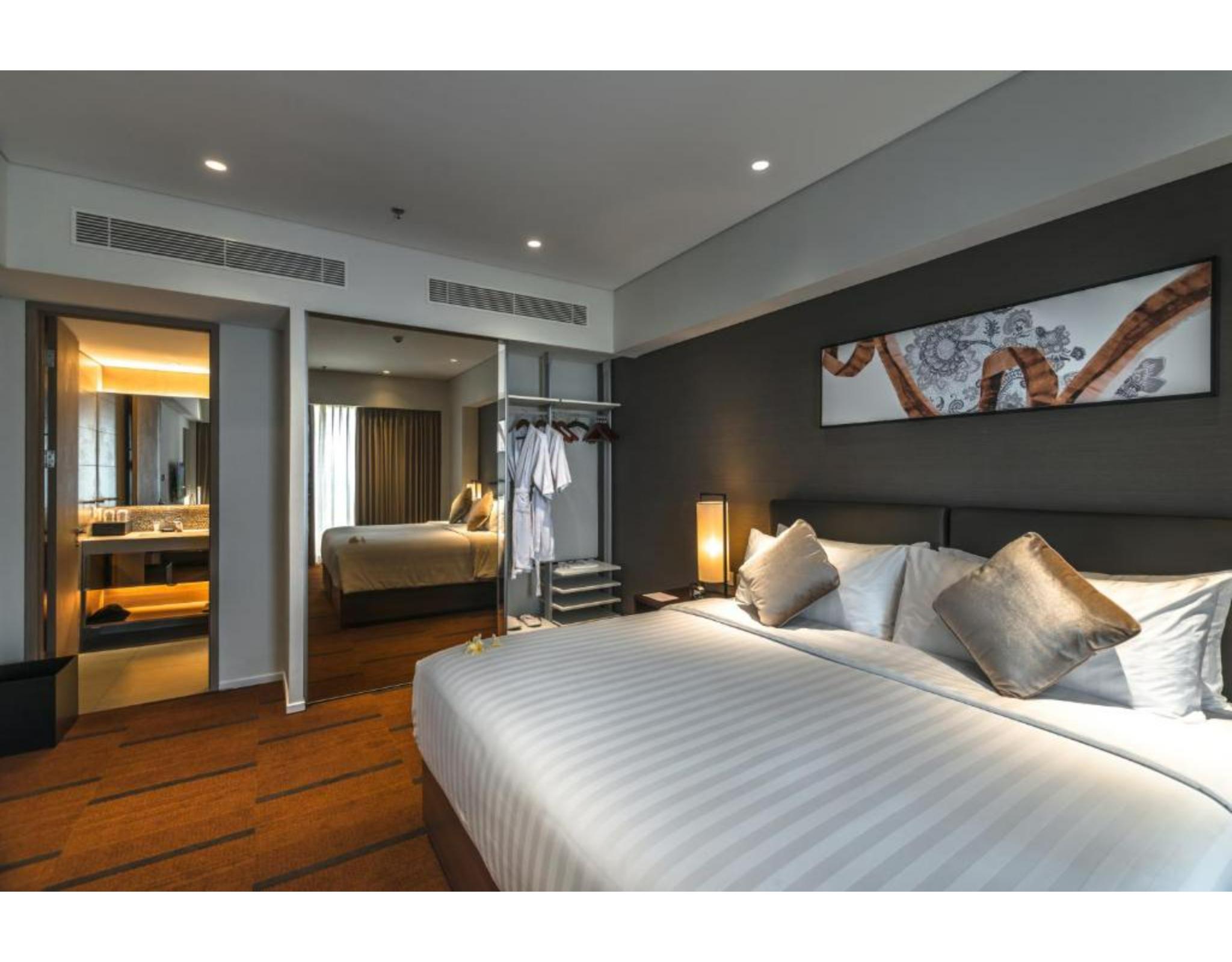 Oakwood Hotel & Residence Surabaya Exterior foto