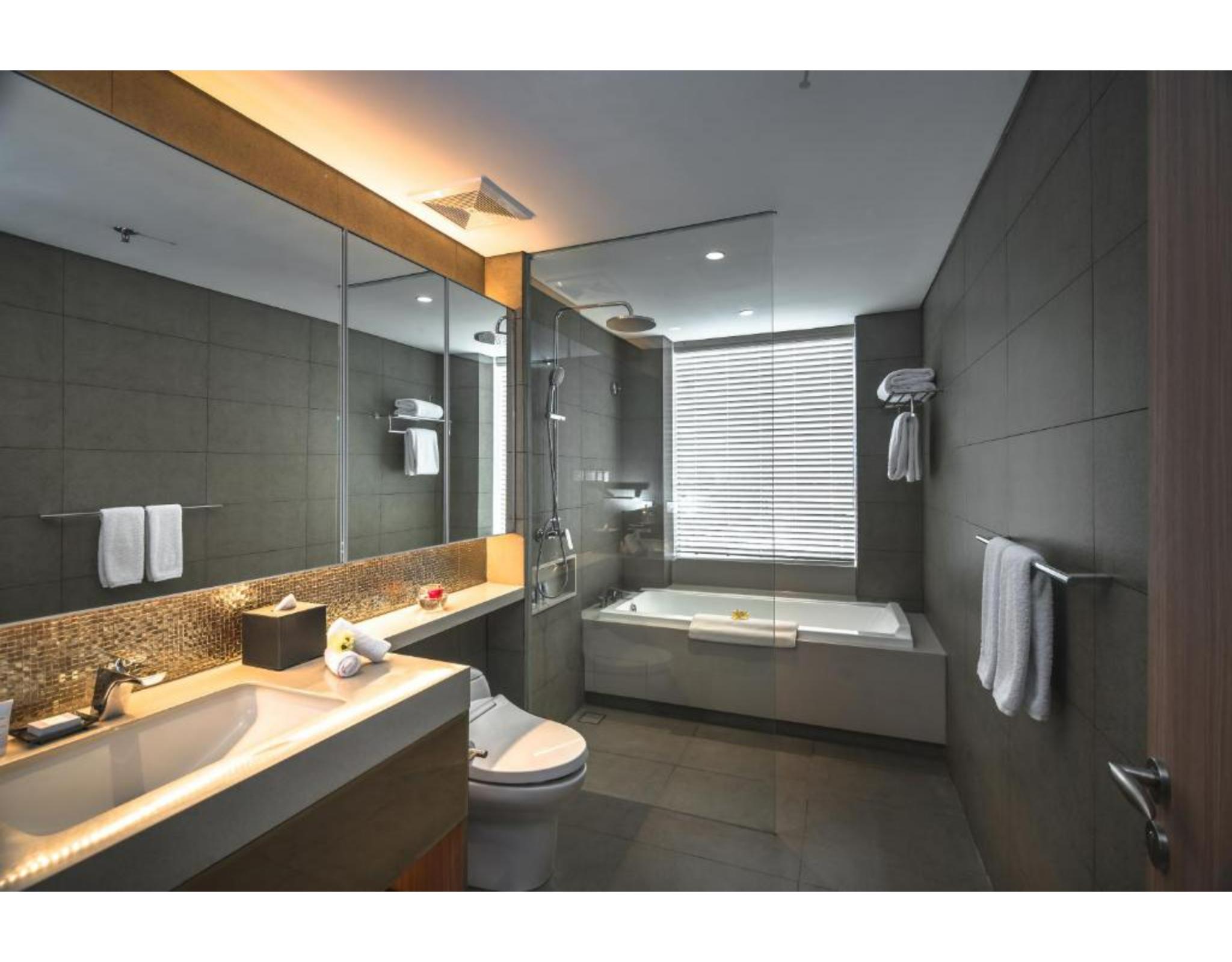 Oakwood Hotel & Residence Surabaya Exterior foto