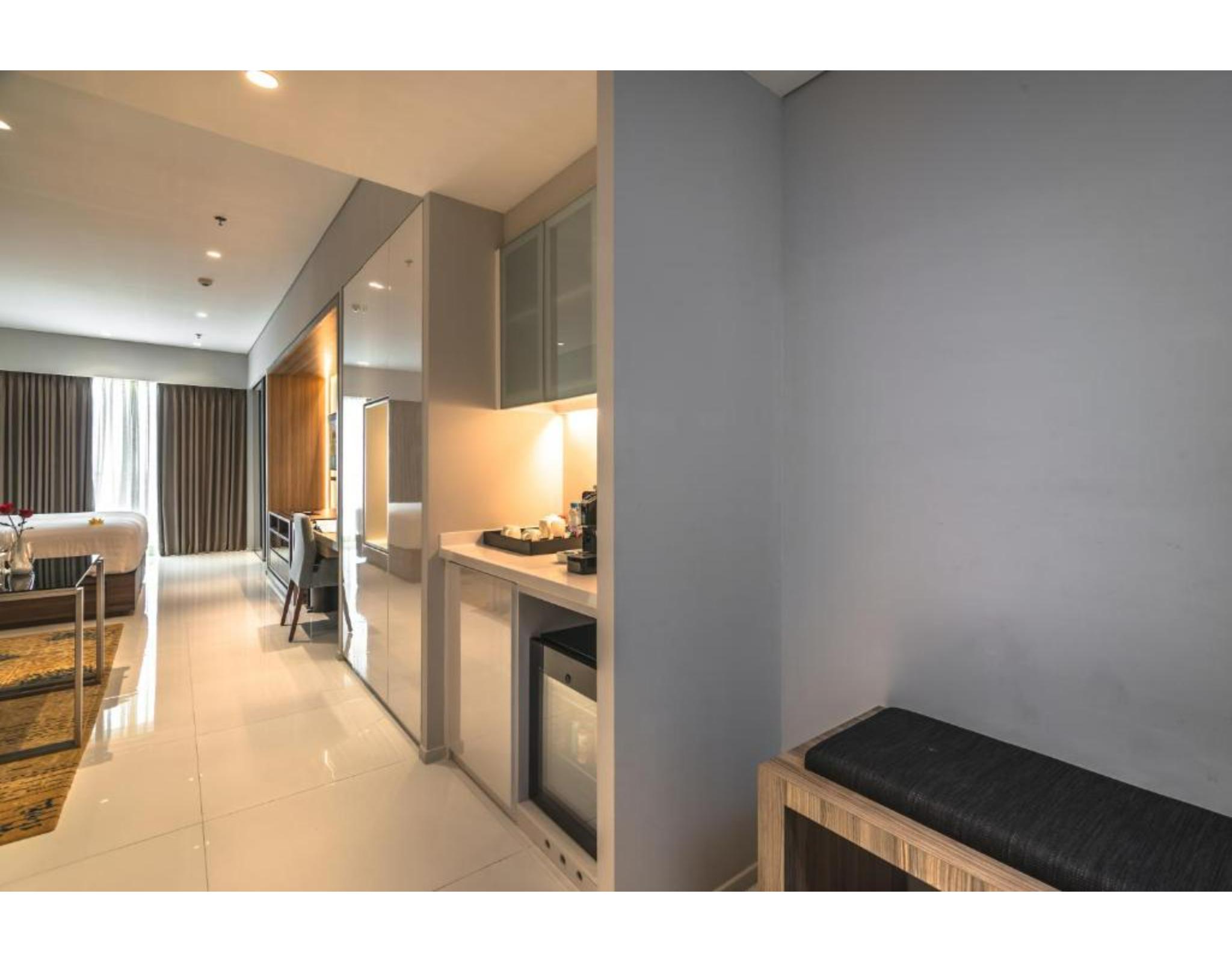 Oakwood Hotel & Residence Surabaya Exterior foto