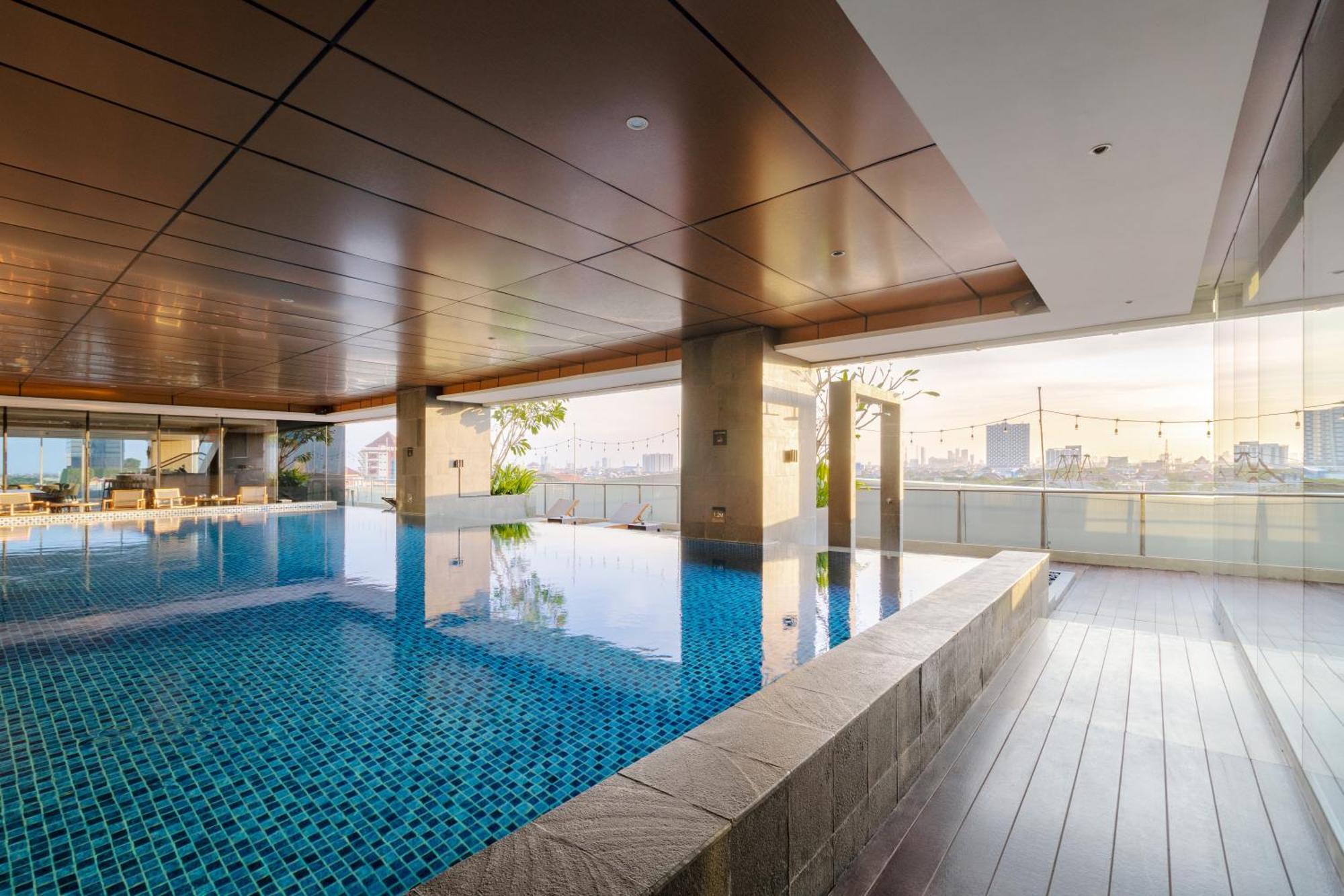 Oakwood Hotel & Residence Surabaya Exterior foto