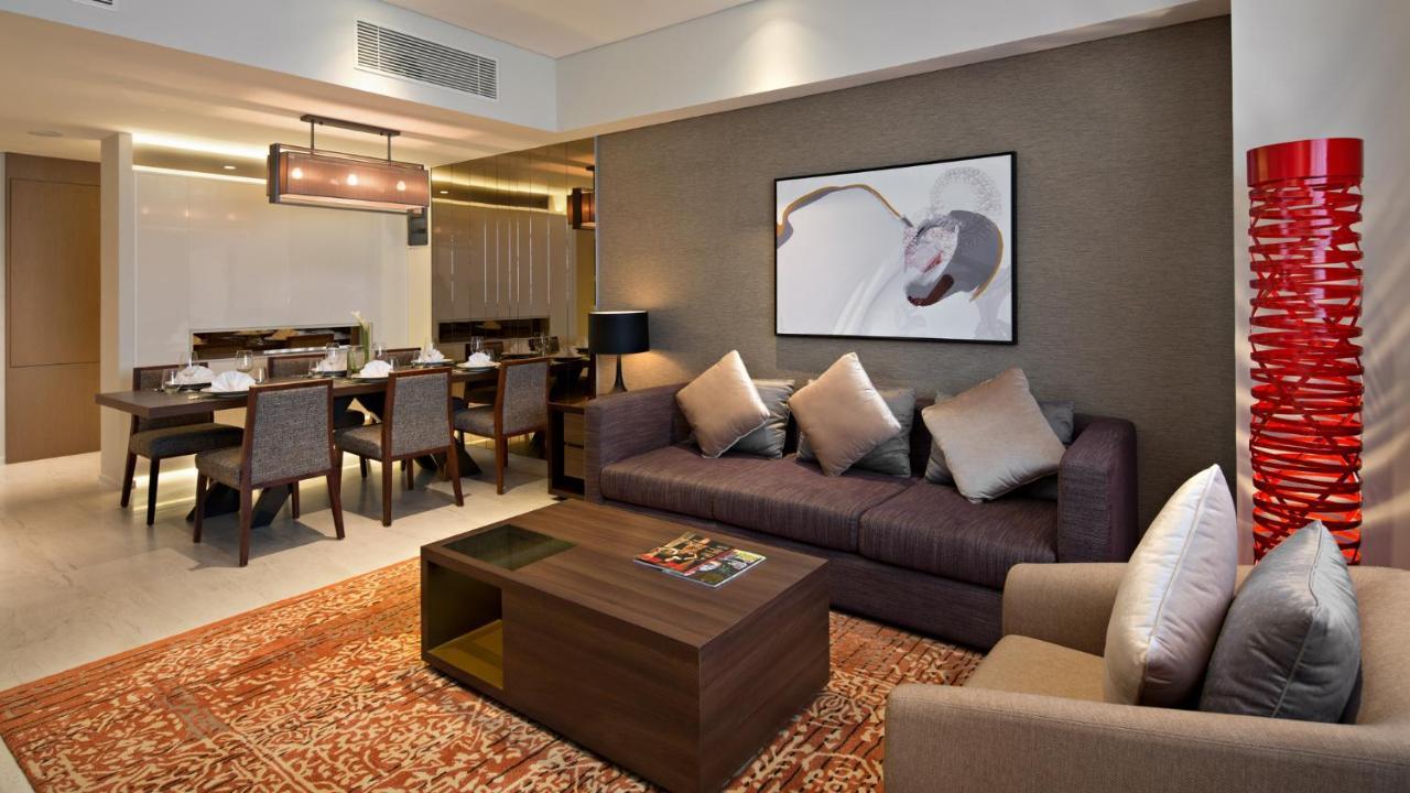 Oakwood Hotel & Residence Surabaya Exterior foto