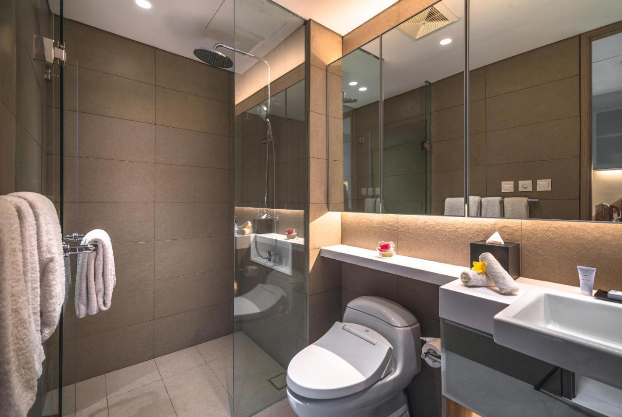 Oakwood Hotel & Residence Surabaya Exterior foto