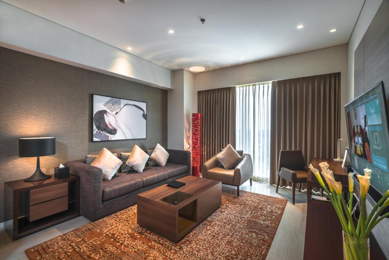 Oakwood Hotel & Residence Surabaya Exterior foto